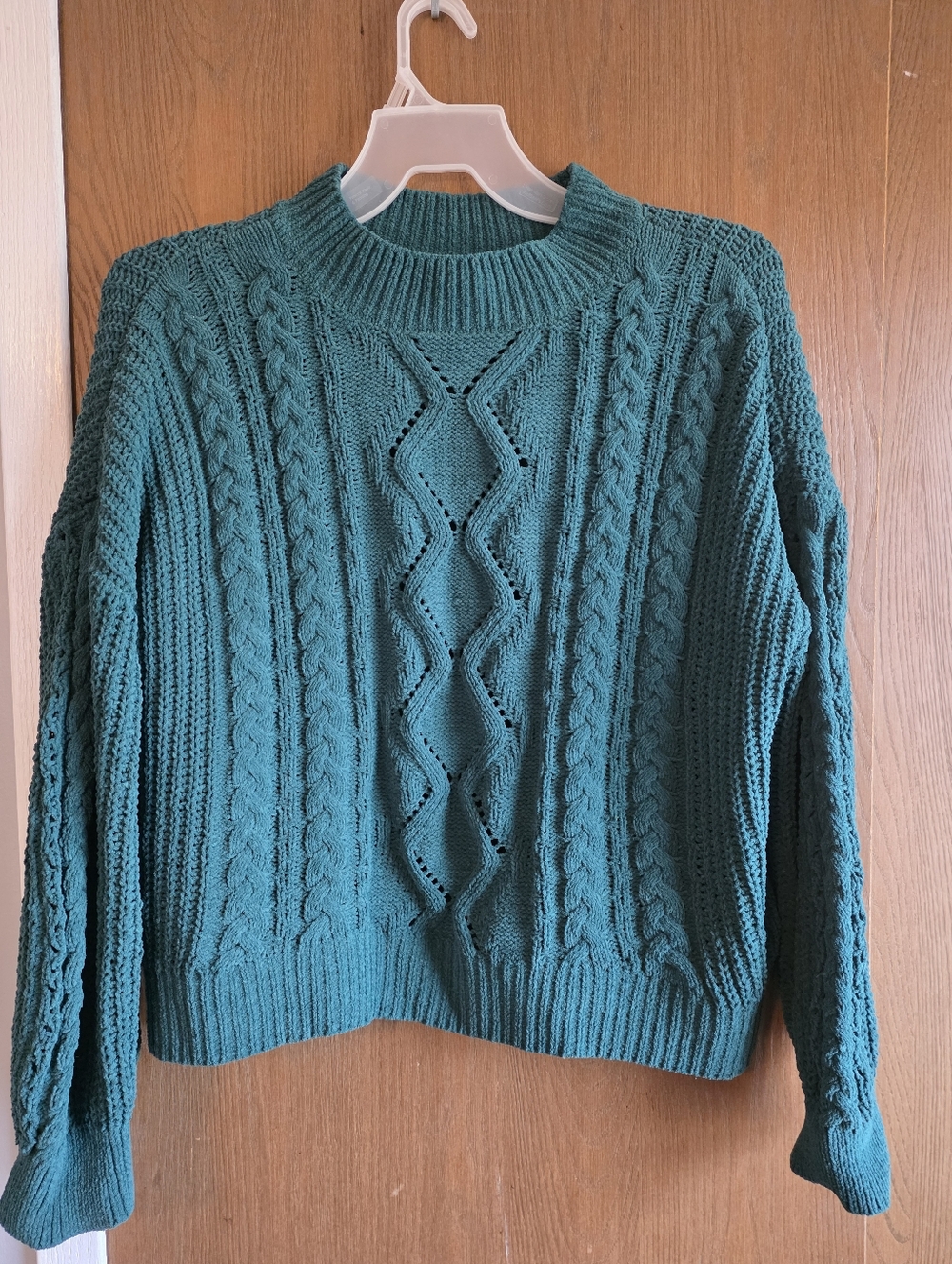 Classic Cable Knit Sweater - Green